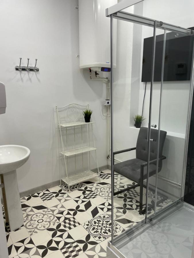 Flyfly Hostel , Darmowy Parking , Rezerwuj Przez Urzadzenia Mobilne -10 Procent Вроцлав Екстер'єр фото