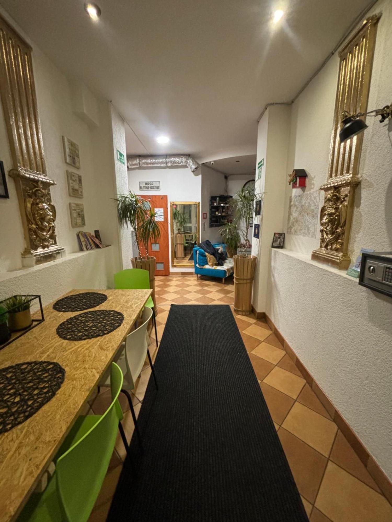 Flyfly Hostel , Darmowy Parking , Rezerwuj Przez Urzadzenia Mobilne -10 Procent Вроцлав Екстер'єр фото