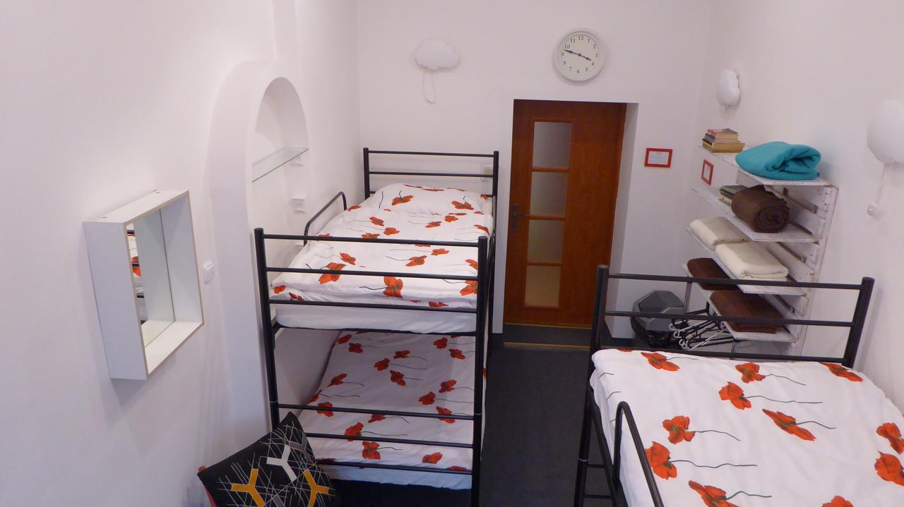 Flyfly Hostel , Darmowy Parking , Rezerwuj Przez Urzadzenia Mobilne -10 Procent Вроцлав Екстер'єр фото