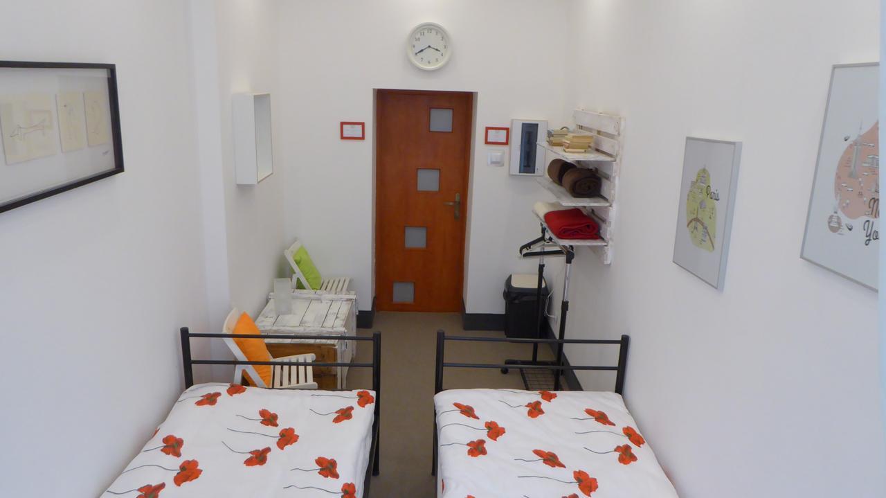 Flyfly Hostel , Darmowy Parking , Rezerwuj Przez Urzadzenia Mobilne -10 Procent Вроцлав Екстер'єр фото