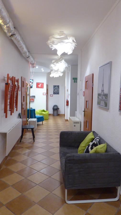 Flyfly Hostel , Darmowy Parking , Rezerwuj Przez Urzadzenia Mobilne -10 Procent Вроцлав Екстер'єр фото