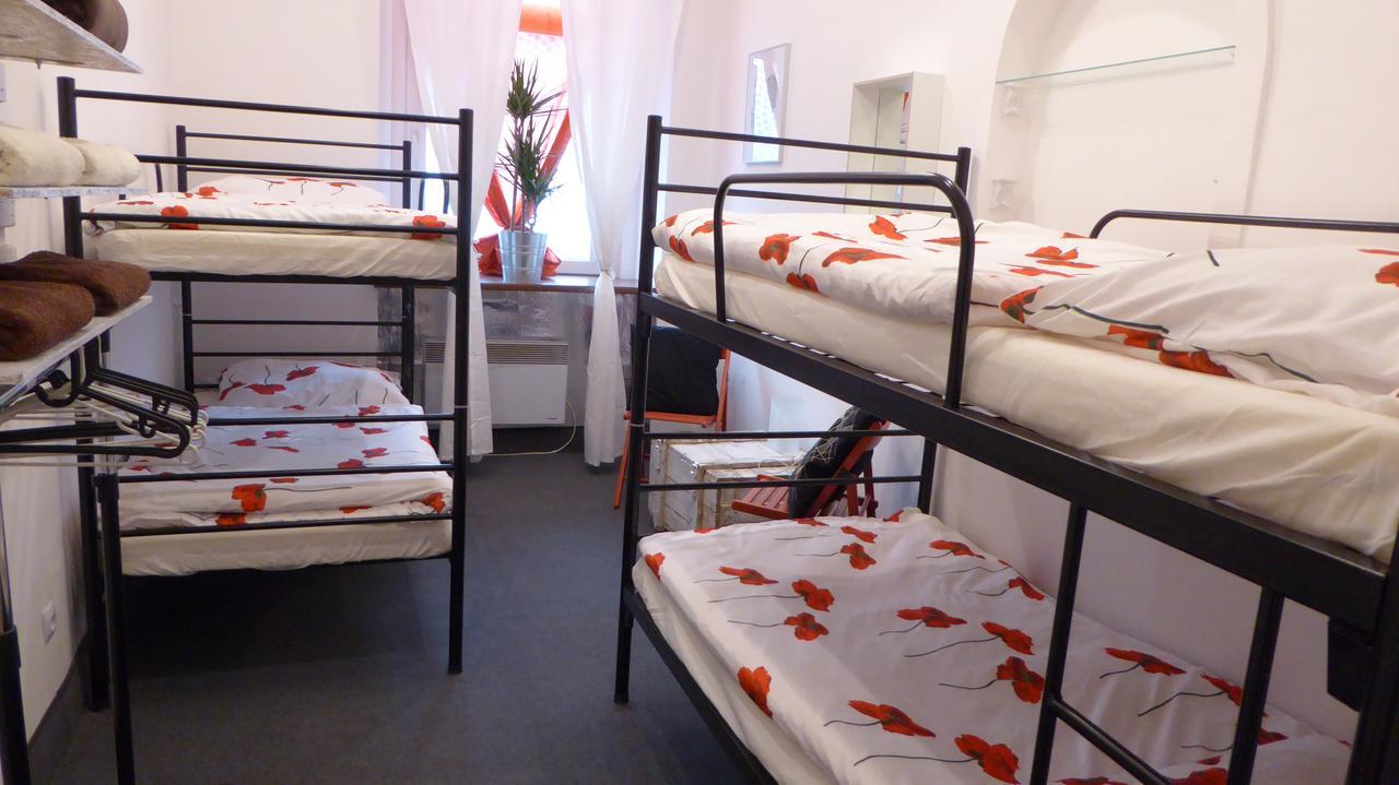 Flyfly Hostel , Darmowy Parking , Rezerwuj Przez Urzadzenia Mobilne -10 Procent Вроцлав Екстер'єр фото